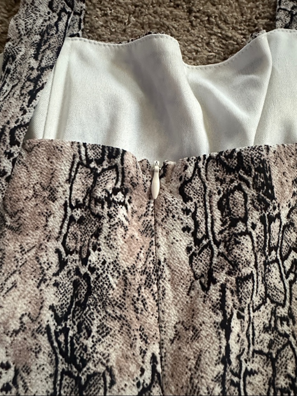 Sleeveless Snake Print Romper - Picture 5 of 6